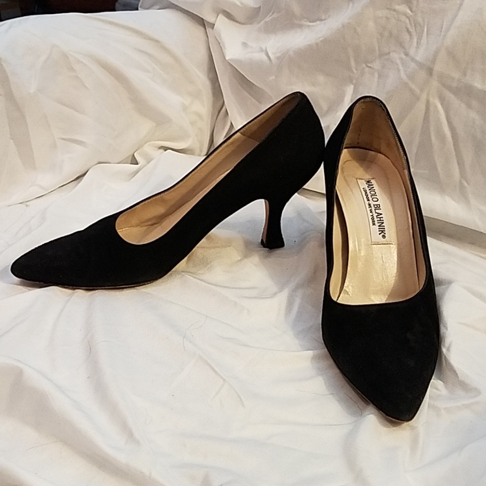 Black Manolo Blahnik Pumps